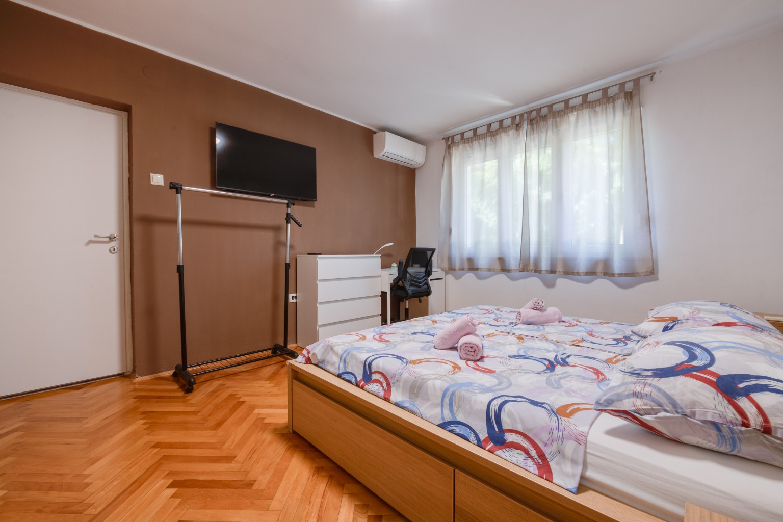 Bedroom with double bed